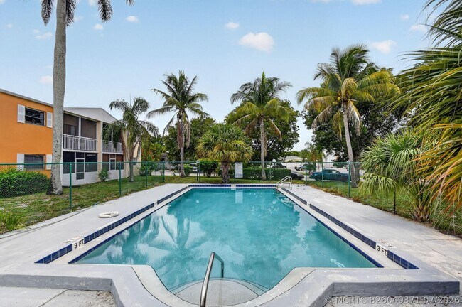 Foto del edificio - 1505 Crescent Cir