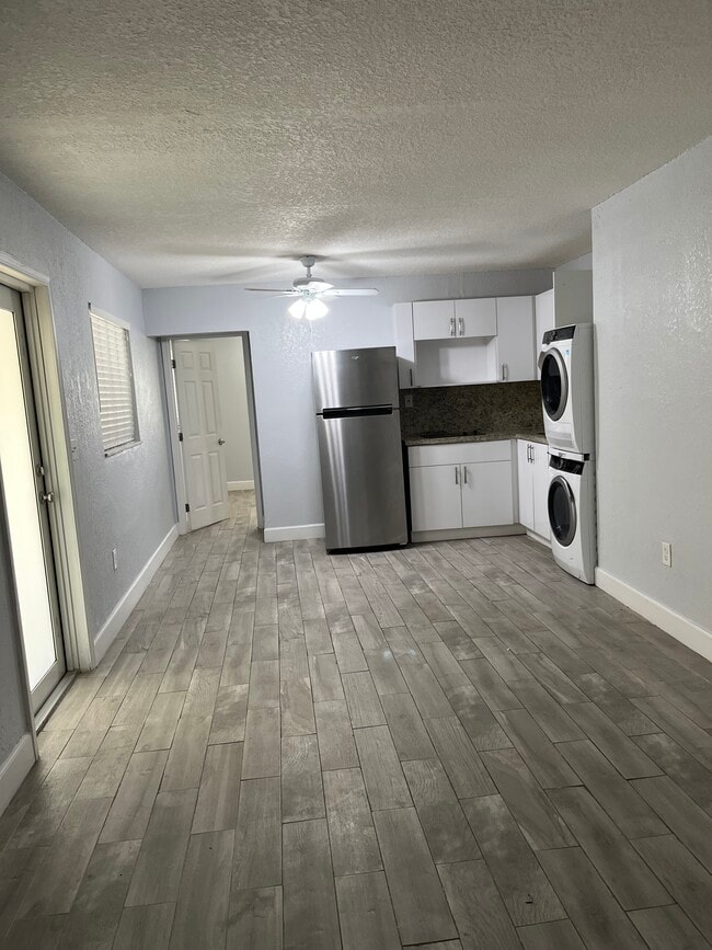 Foto del edificio - 417 E 39th St