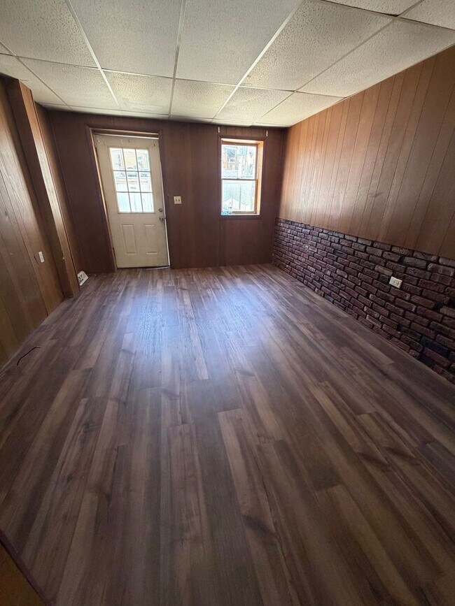 Foto del edificio - 2 Bedrooms House w/ Large Yard!