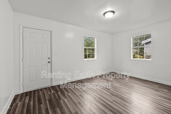 Foto del edificio - 4010 Vandiver Ct