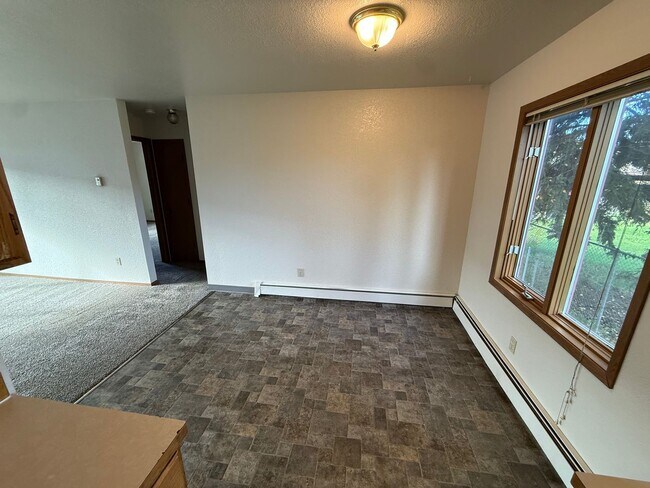 Foto del edificio - 216 N Flower-4