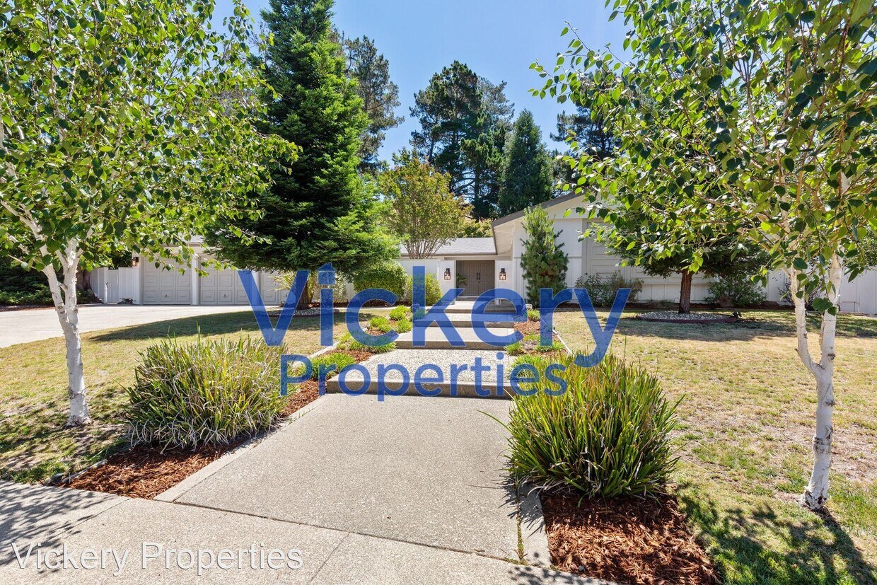 5 br, 2.5 bath House 1283 Larch Avenue House Rental in Moraga, CA