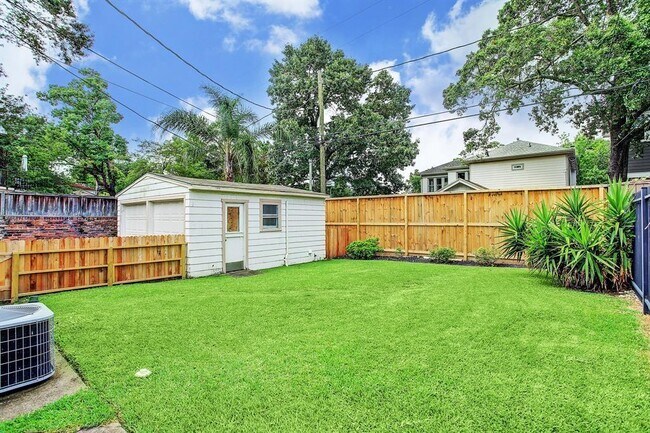 Foto del edificio - 6642 Wildwood Way