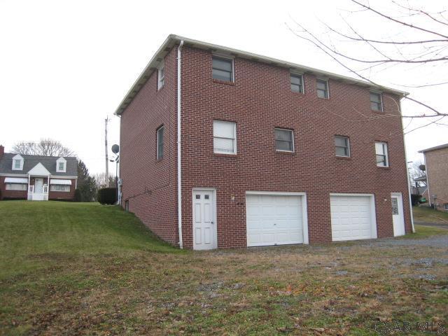 Building Photo - 310-312 Chrysler Ave