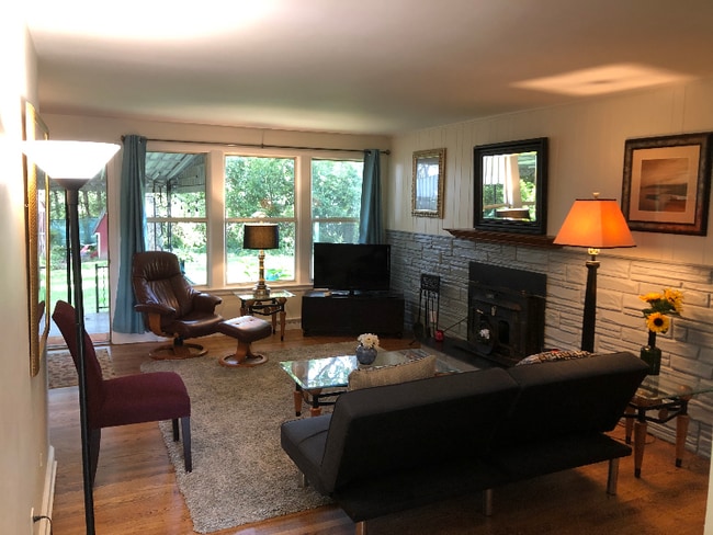 Foto del edificio - 18 Forestdale Dr