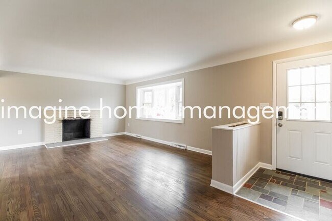 Foto del edificio - 1645 Barnsdale Ct