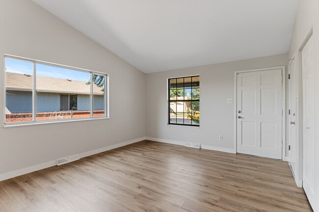 Building Photo - 9061 Osceola St