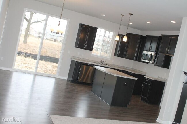Foto del edificio - 3 br, 2.5 bath House - 515 Spur Rd