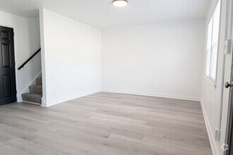 Building Photo - 49 Midland Heights Cir