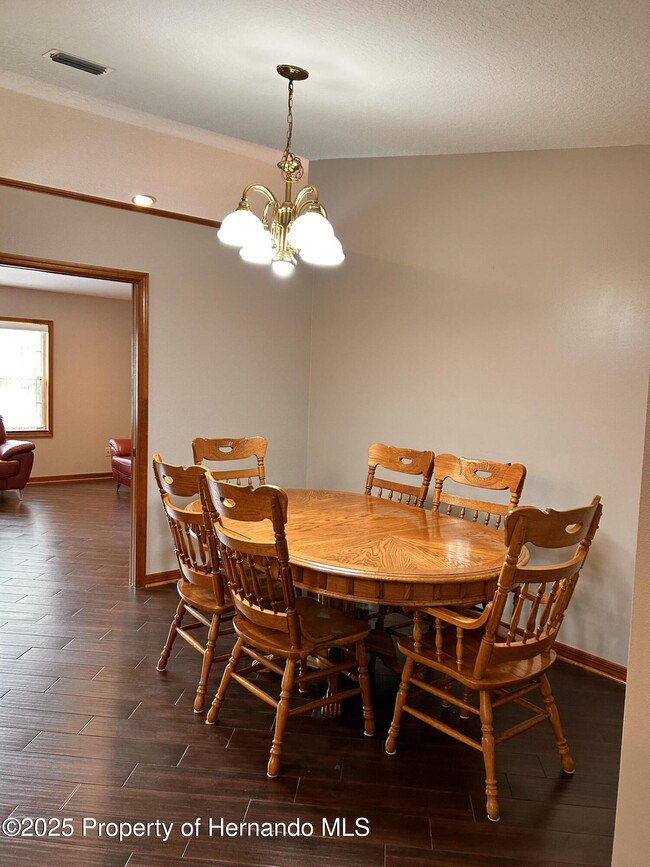 Building Photo - 2284 Champlain Ave