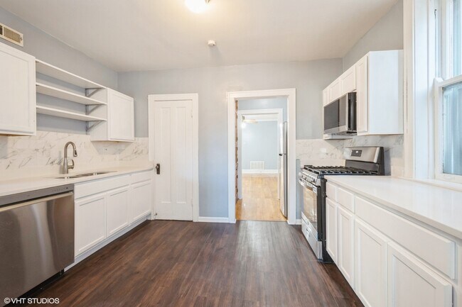 Foto del edificio - 6444 N Washtenaw Ave