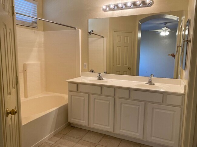 Foto del edificio - Power Ranch single level 3 bedroom home