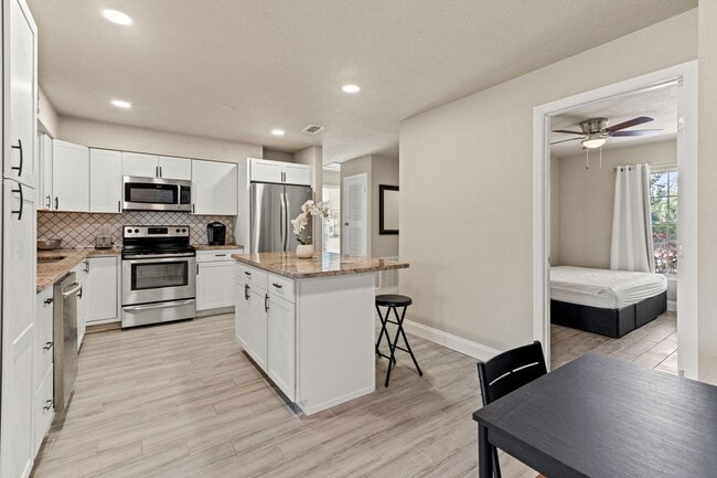Building Photo - 10907 N 29th St