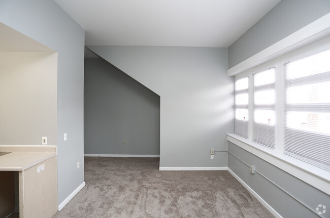 Living Room - 550 Fletcher Ave