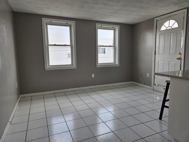 Building Photo - 49 Cottage St