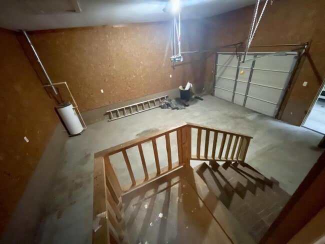 Building Photo - 275 Wineson Dr