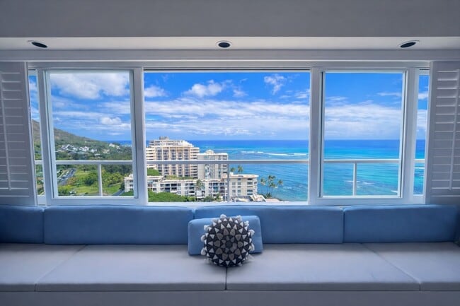 Waikiki Beach Front Condo! 1Bd/1Ba/1Prkg Furnished, W/D, Elec included, & MORE! - Waikiki Beach Front Condo! 1Bd/1Ba/1Prkg Furnished, W/D, Elec included, & MORE!