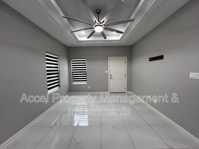 Foto del edificio - 1122 Country Club Dr