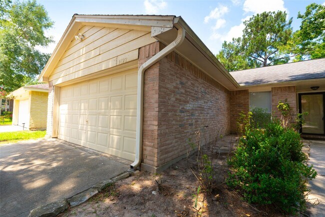 Foto del edificio - 9122 Benwick St