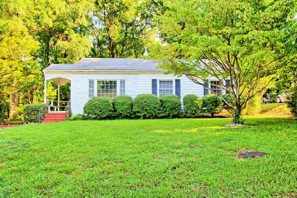 Primary Photo - 703 Sherwood