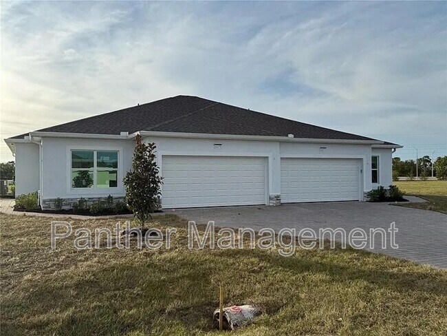 Building Photo - 16107 Badalona Dr