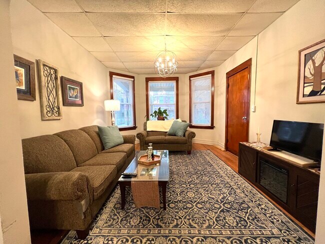 Foto del edificio - 3629 N Albany Ave