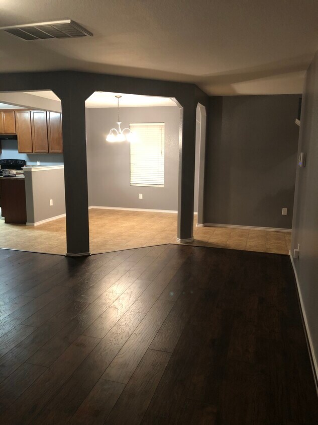 1517 Perennial Ln, Rosenberg, TX 77471 House for Rent in Rosenberg