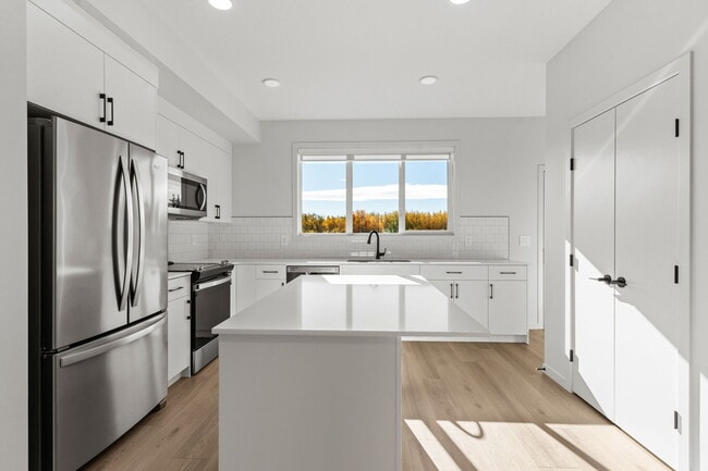 Building Photo - 65 Westwind Dr