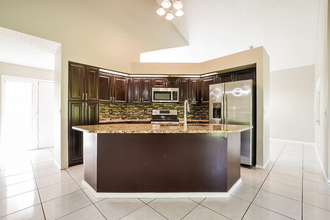 Foto del edificio - 825 Virginia Woods Ln