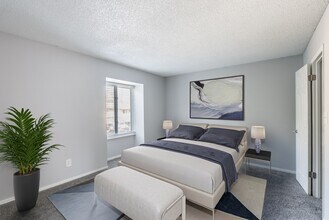 Building Photo - River View Apartments