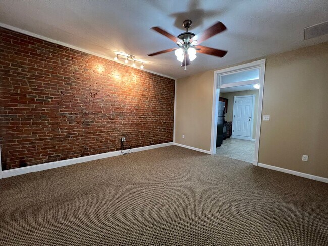 Foto del edificio - 512 Hampshire St