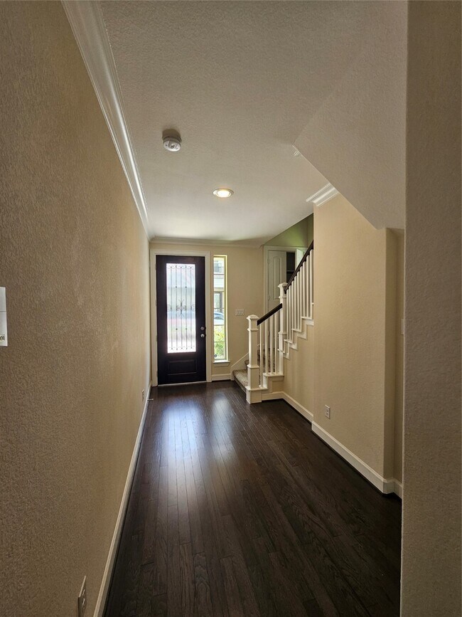 Building Photo - 9610 Knights Station Dr