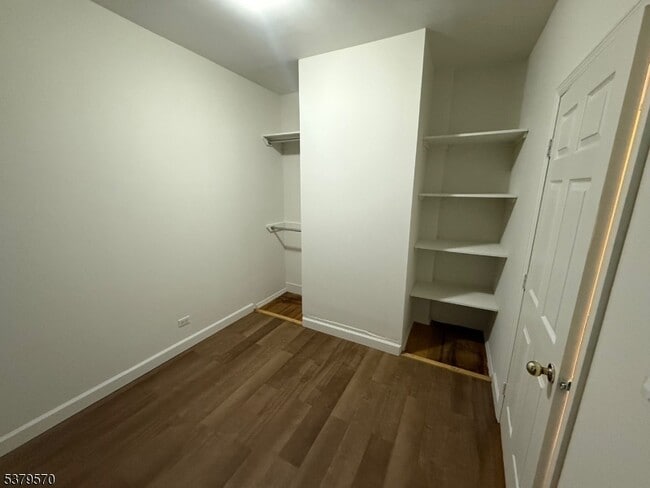 Foto del edificio - 751 E 25th St