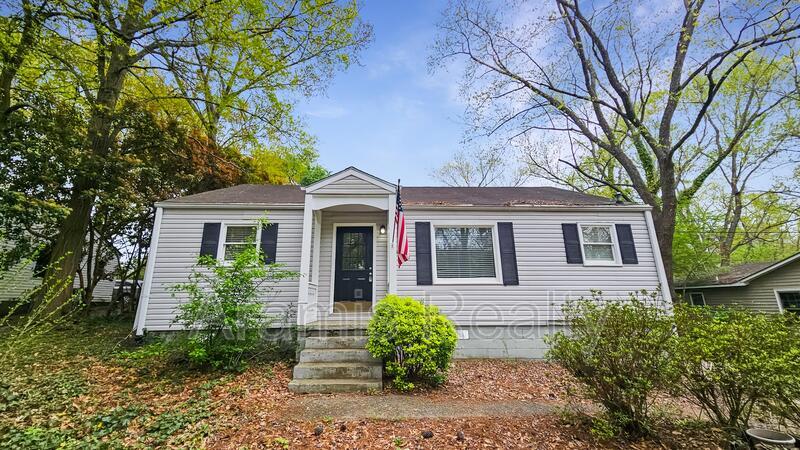 Foto principal - 1922 Hazelwood Dr SE