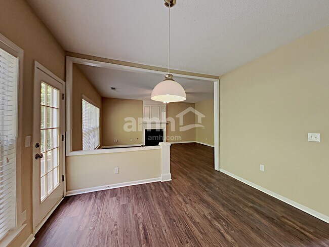 Foto del edificio - 150 Sessingham Ln