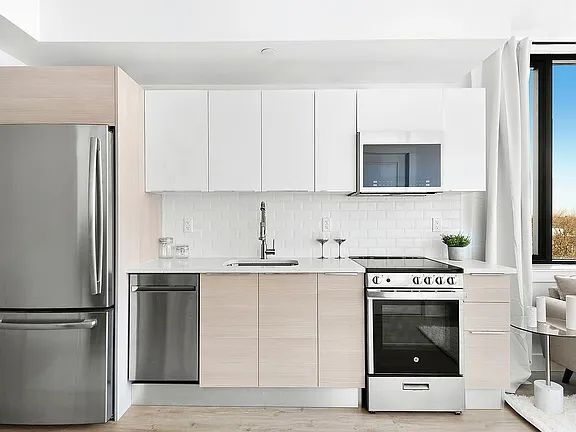 Building Photo - "Charming 1-Bed Oasis on Avenue V, Brooklyn – Perfect Urban Living!"