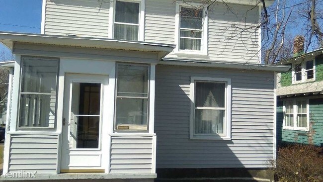 Foto del edificio - 3 br, 1.5 bath House - 1471 Helderberg Ave