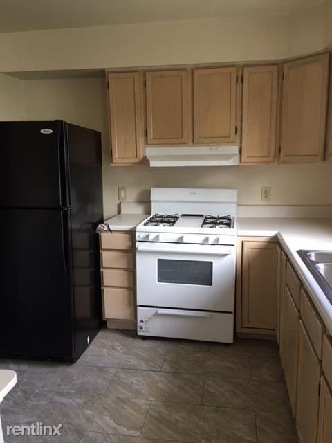 Building Photo - 4 br, 3 bath Townhome - 1133 Somerset St