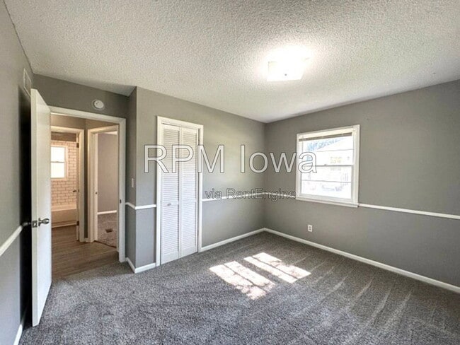 Building Photo - 1318 SW Lynn Dr