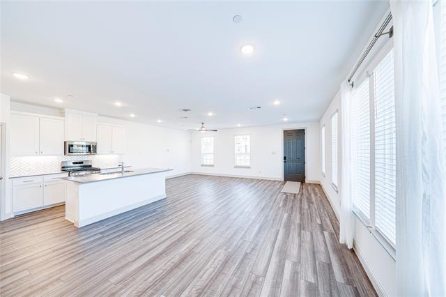 Building Photo - 8888 Samara St