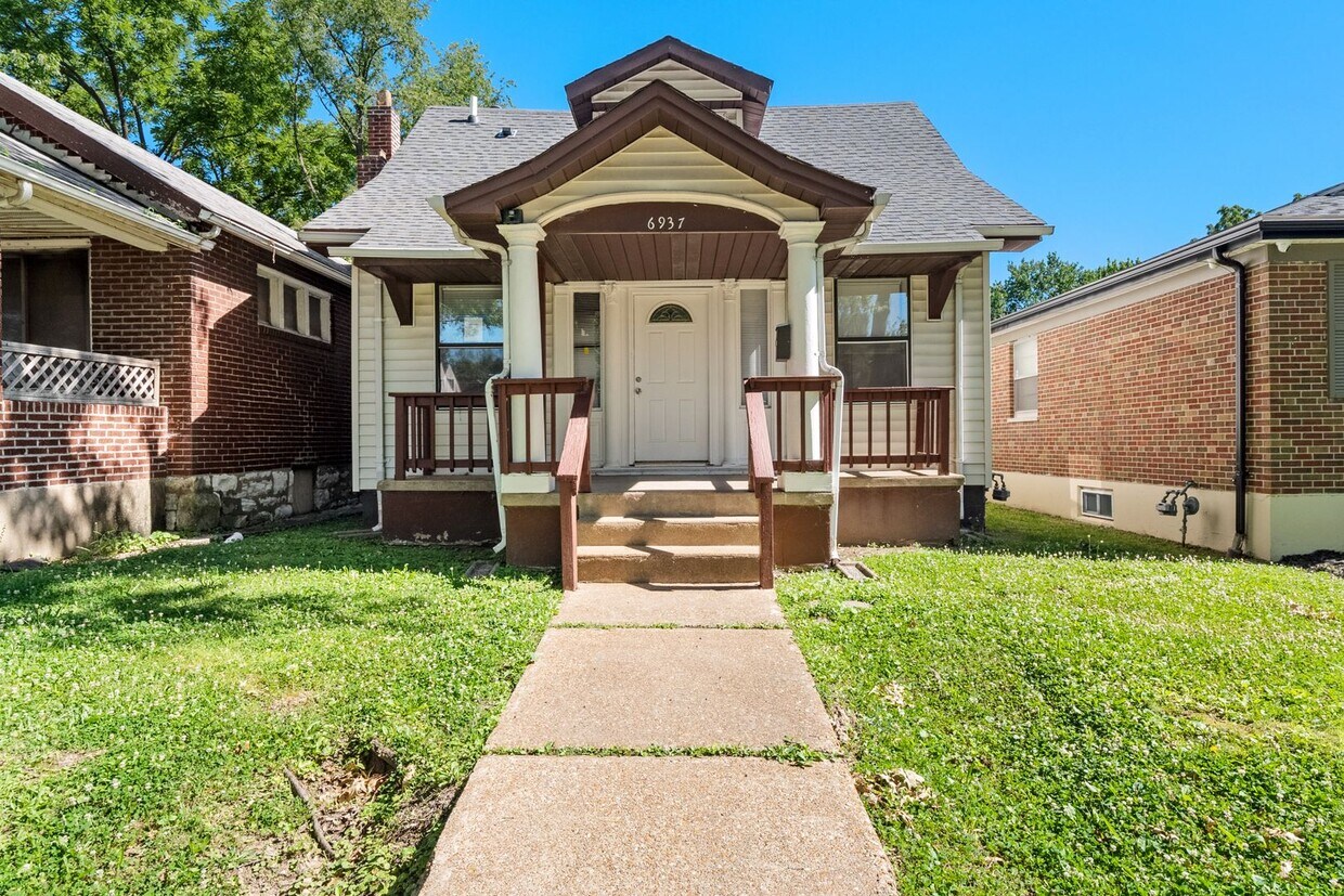 Primary Photo - 3 Bedroom Single Family Home for Rent on e...