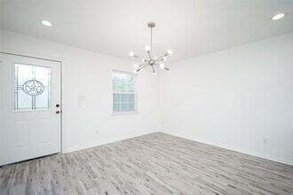 Building Photo - 218 Ishmeal St