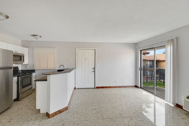 Foto del edificio - Country Creek Apartments