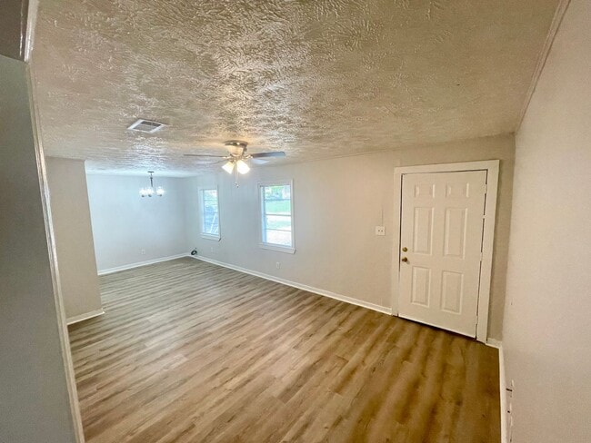 Building Photo - 3/2 For Rent in Brandon 042!