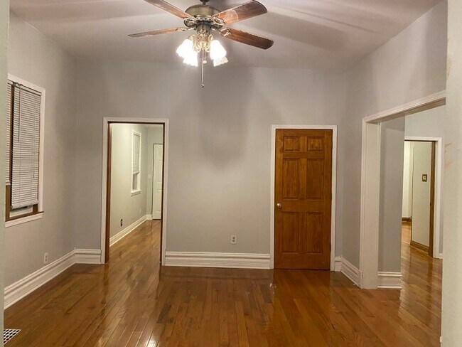 Foto del edificio - 4501 N Laporte Ave