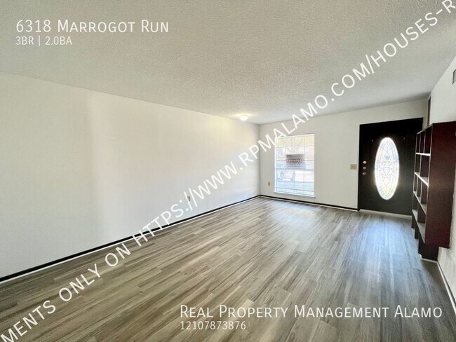 Foto del edificio - GORGEOUS 3 Bedroom 2 Bath Home Available N...
