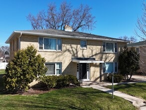 Building Photo - Badger Apartments