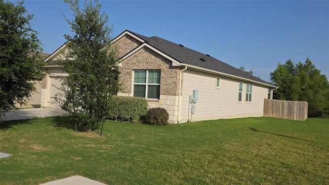 Foto del edificio - 6509 Kildare Dr