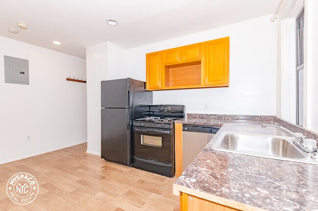 Building Photo - 327 Eastern Pkwy