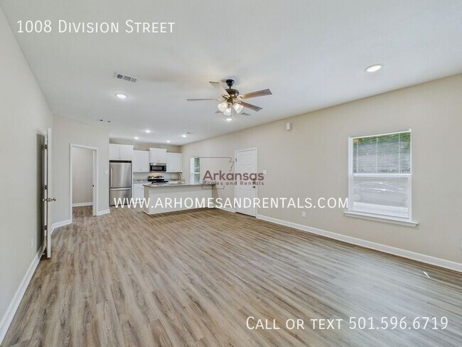 Foto del edificio - 1008 Division St